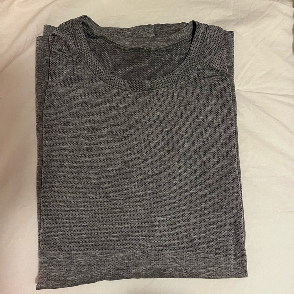 Lululemon men’s athletic shirt